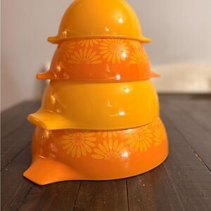 Vintage Pyrex Orange Mixing Bowls with Daisy Pattern - Home Party Supplies